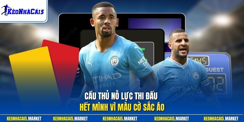 Vòng Bán Kết - Trận Cầu Nảy Lửa Tranh Vé Vào Chung Kết 2 Cầu thủ nỗ lực thi đấu hết mình vì màu cờ sắc áo